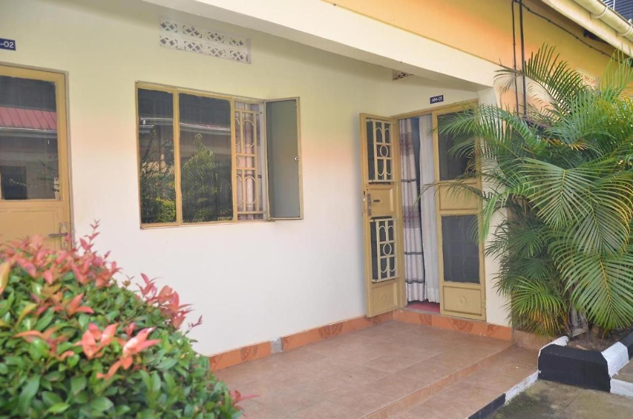Merian Gardens And Guest House Mukono Town Kültér fotó